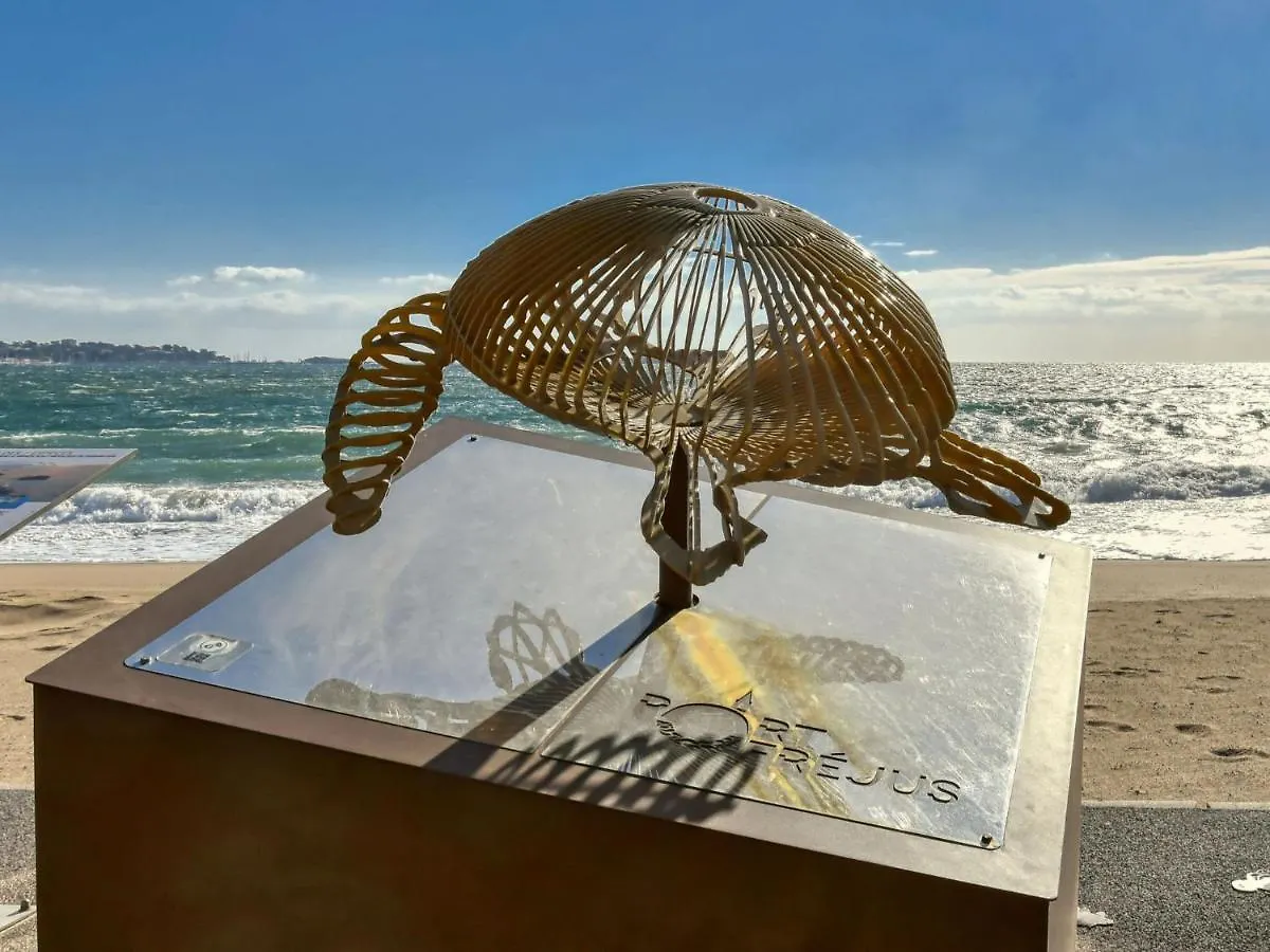 Apartment Les Sables By Interhome Frejus
